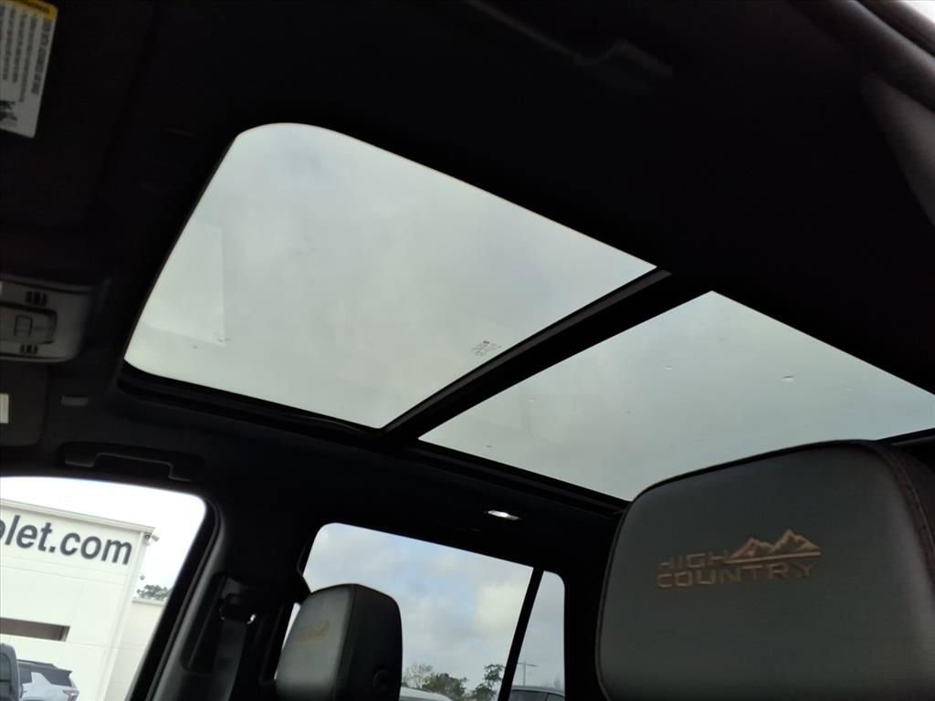 Used 2023 Chevrolet Tahoe High Country image 12