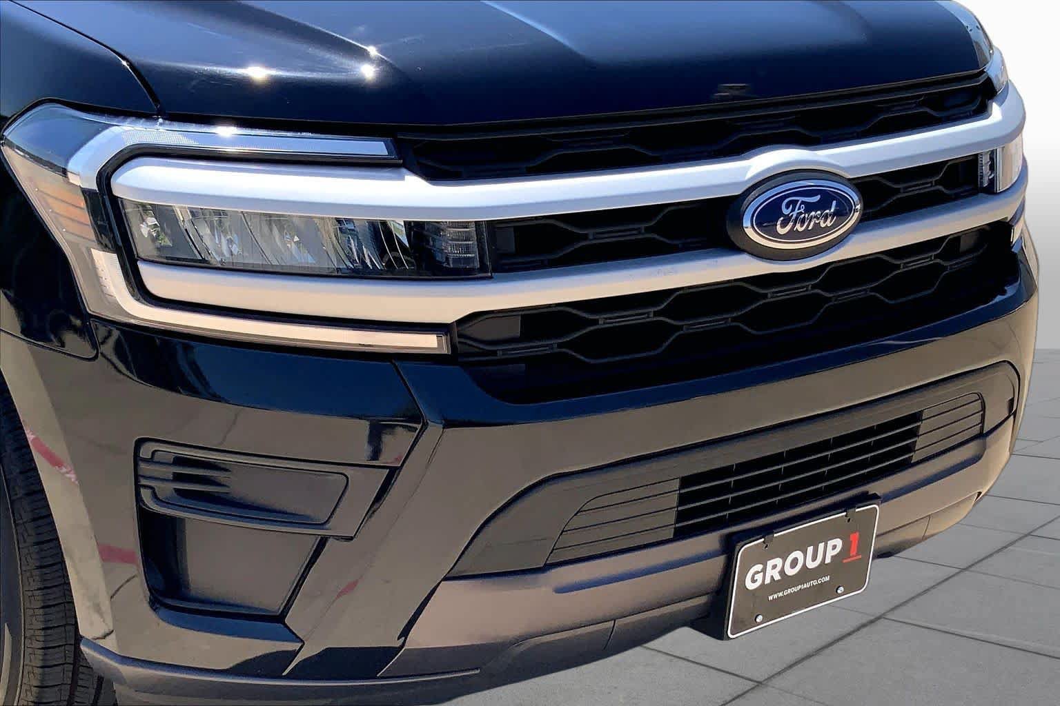 Used 2024 Ford Expedition XLT AWD/4WD image 29