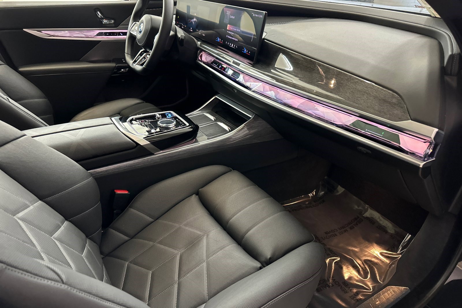 Certified 2024 BMW i7 xDrive60 image 32