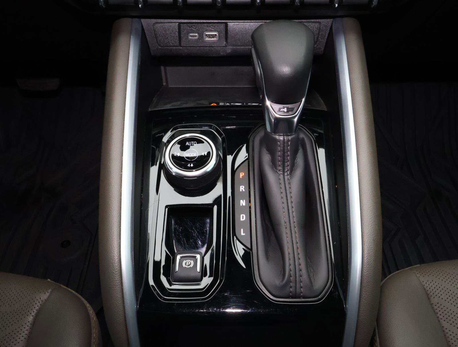 Used 2024 Chevrolet Colorado ZR2 w/ ZR2 Convenience Package III image 29