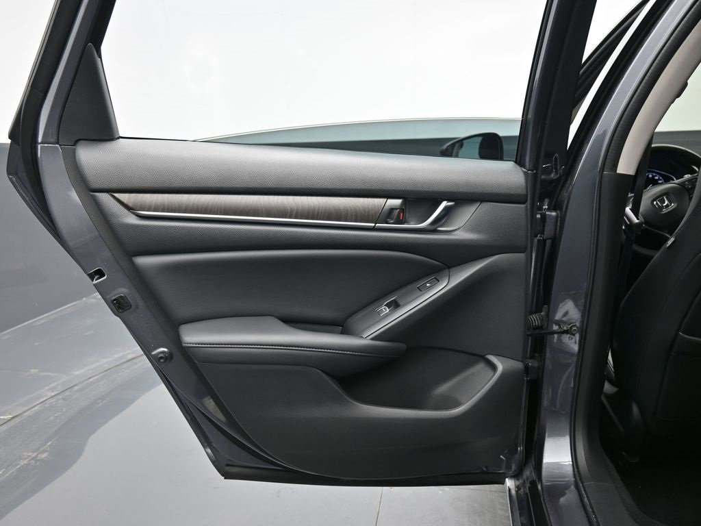 Used 2022 Honda Accord Touring image 35