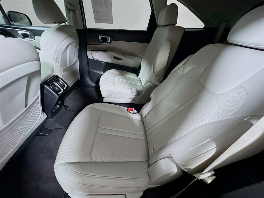 Used 2023 Kia Sorento SX Prestige image 23