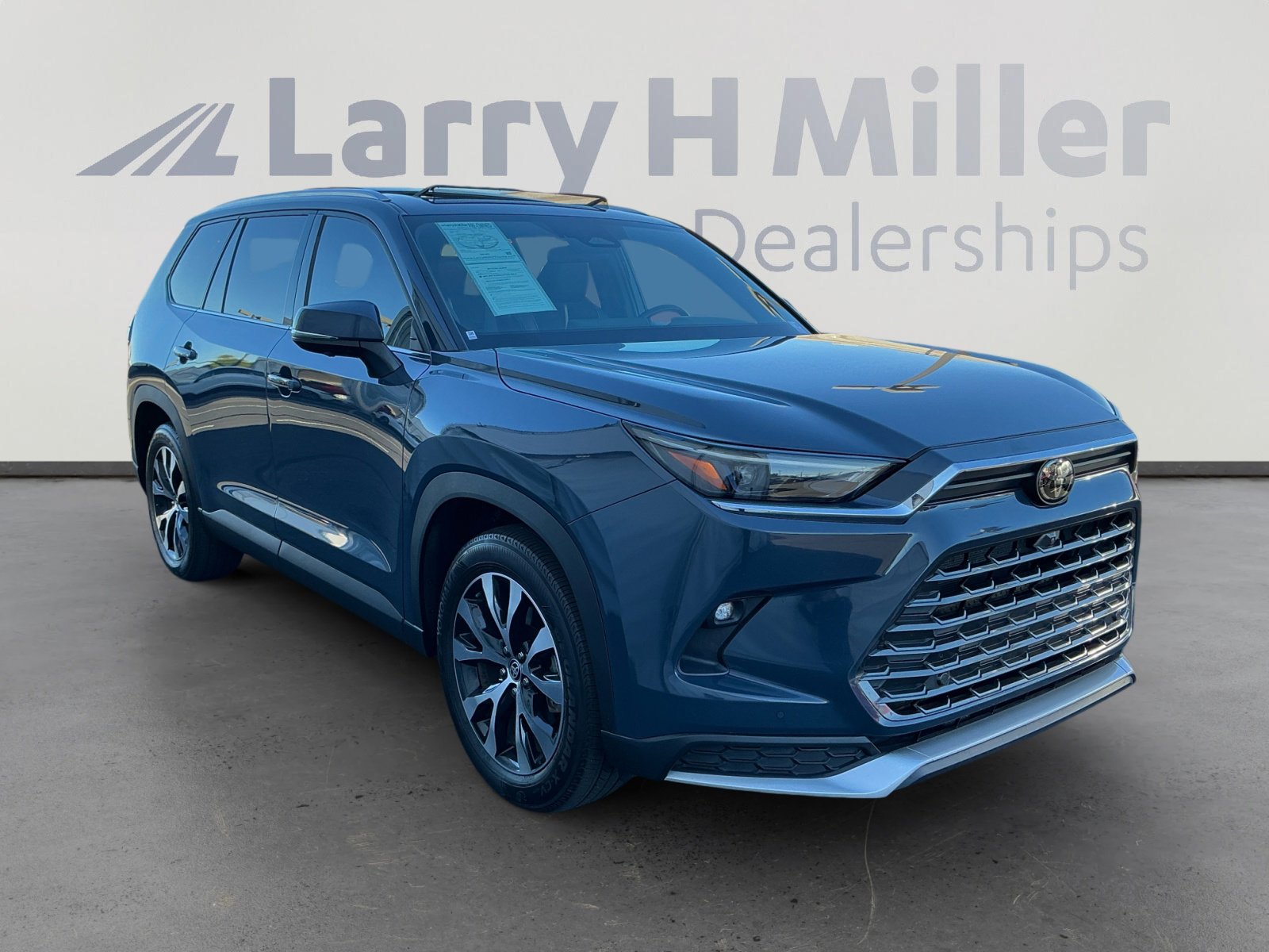 Used 2024 Toyota Grand Highlander AWD Hybrid image 7