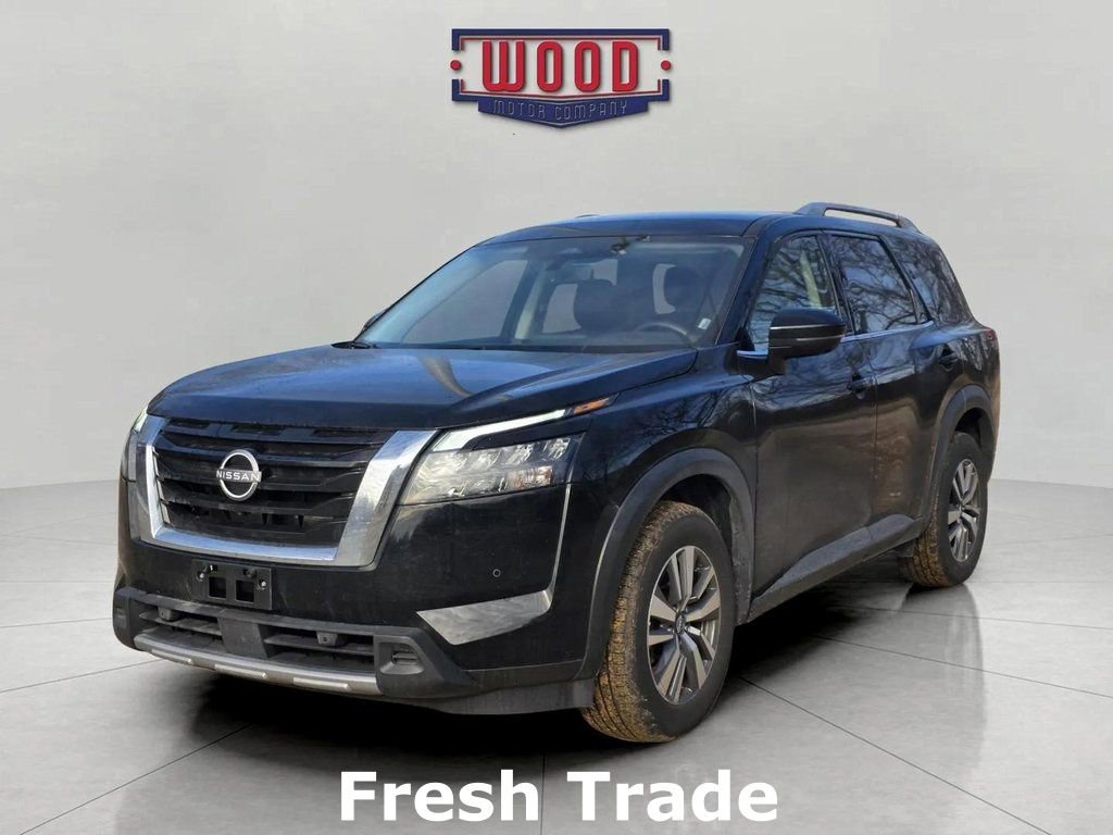 Used 2025 Nissan Pathfinder SL image 3