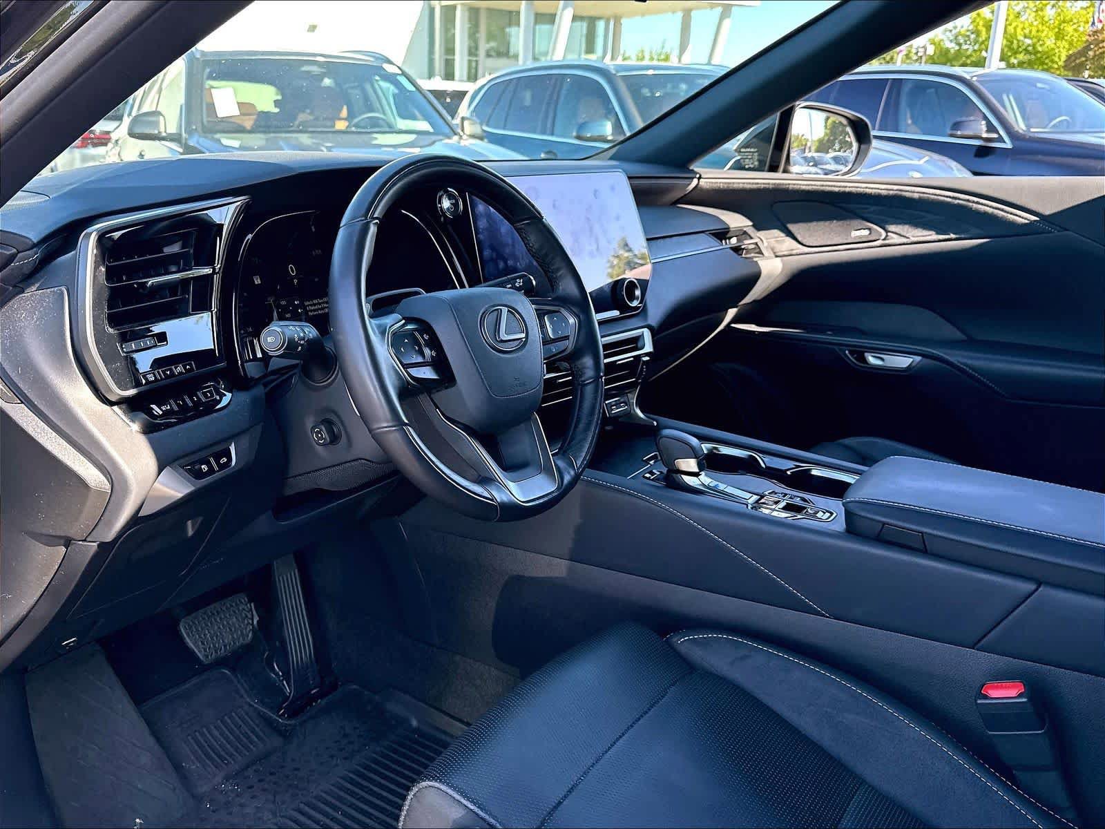 Used 2025 Lexus RX 450h AWD w/ Convenience Package image 18