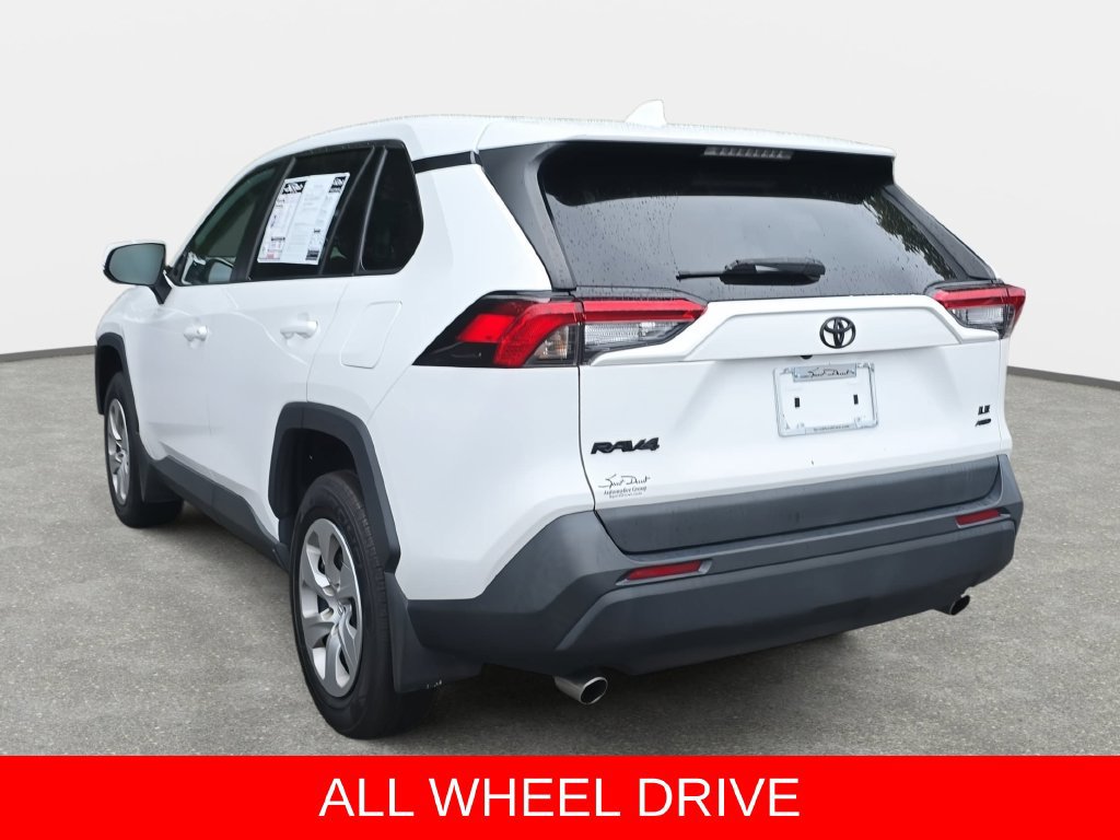 Used 2022 Toyota RAV4 LE AWD/4WD image 7