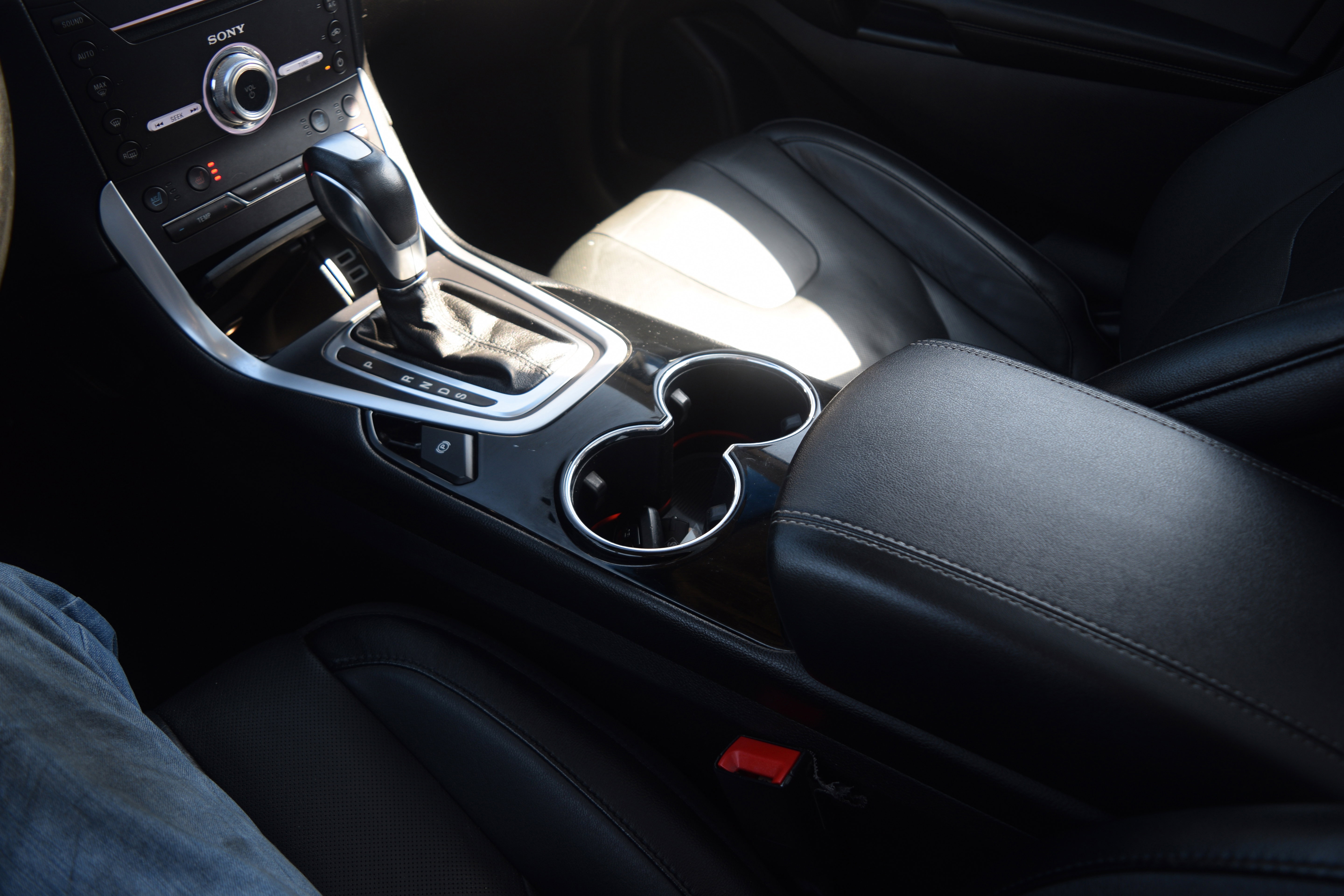 Used 2018 Ford Edge Titanium w/ Equipment Group 301A image 13