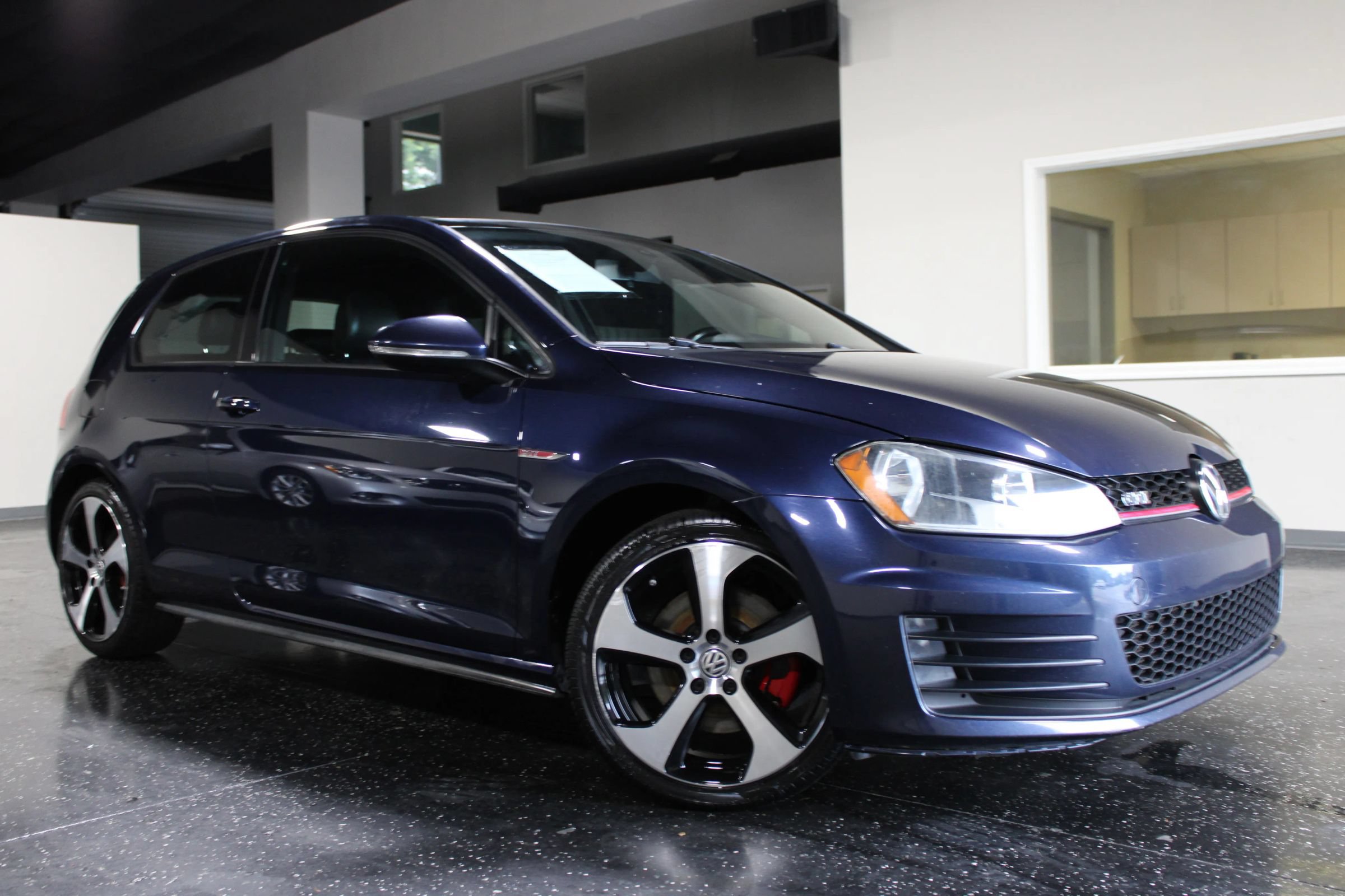 Used 2015 Volkswagen GTI SE FWD image 35