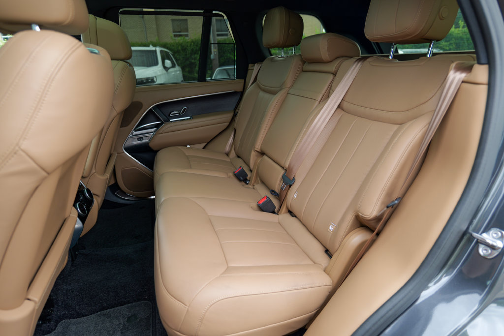 Used 2024 Land Rover Range Rover SE AWD/4WD image 30