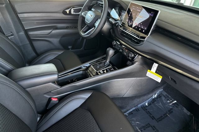 New 2026 Jeep Compass Latitude AWD/4WD image 15