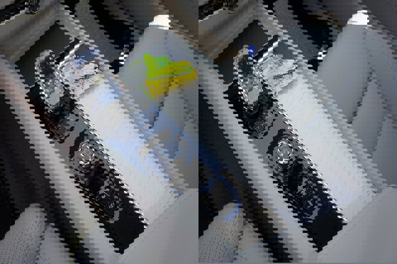 New 2026 Volvo XC60 T8 Ultra w/ Protection Package Premier image 14