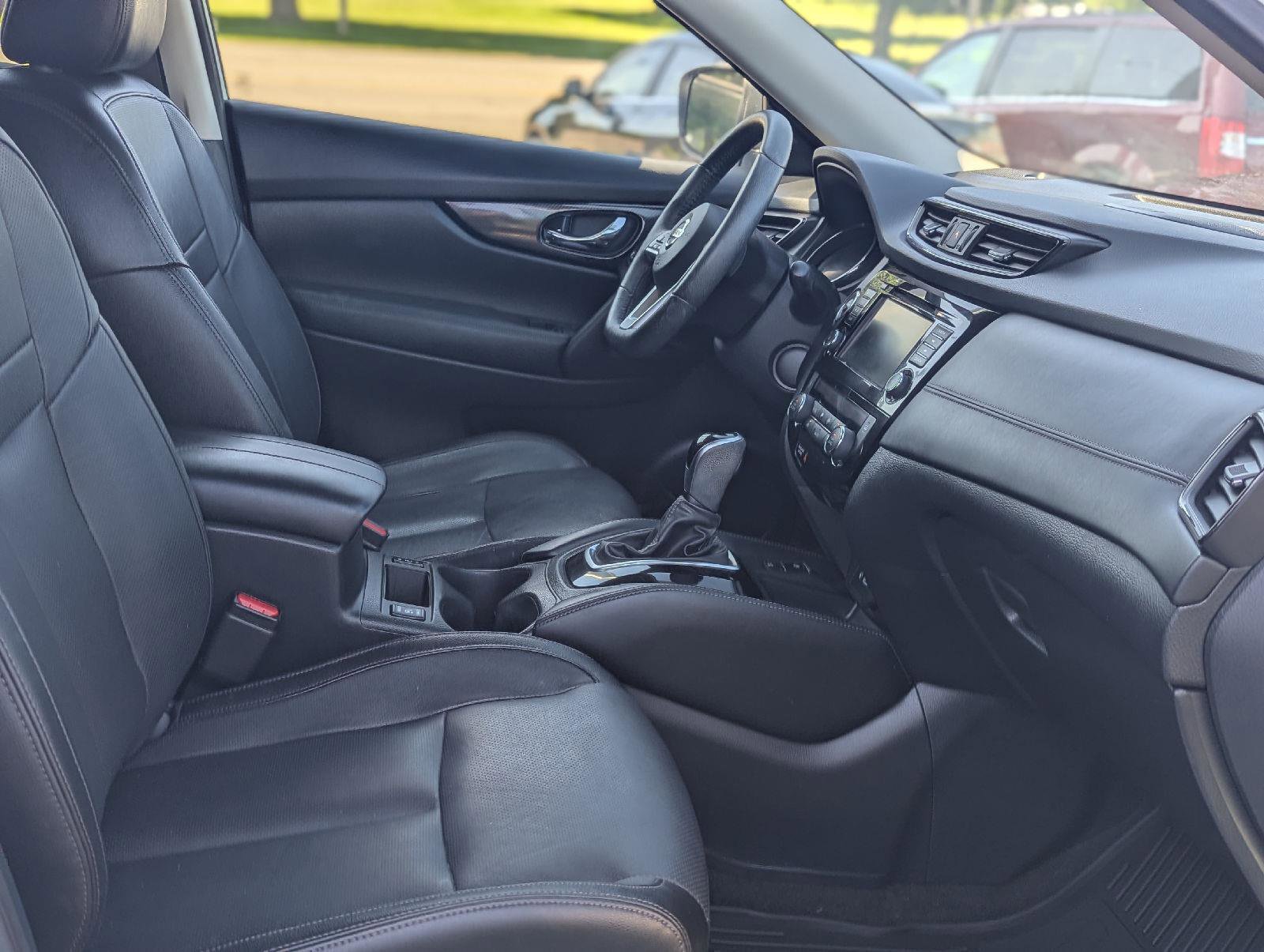 Used 2023 Nissan Rogue SV AWD/4WD image 19