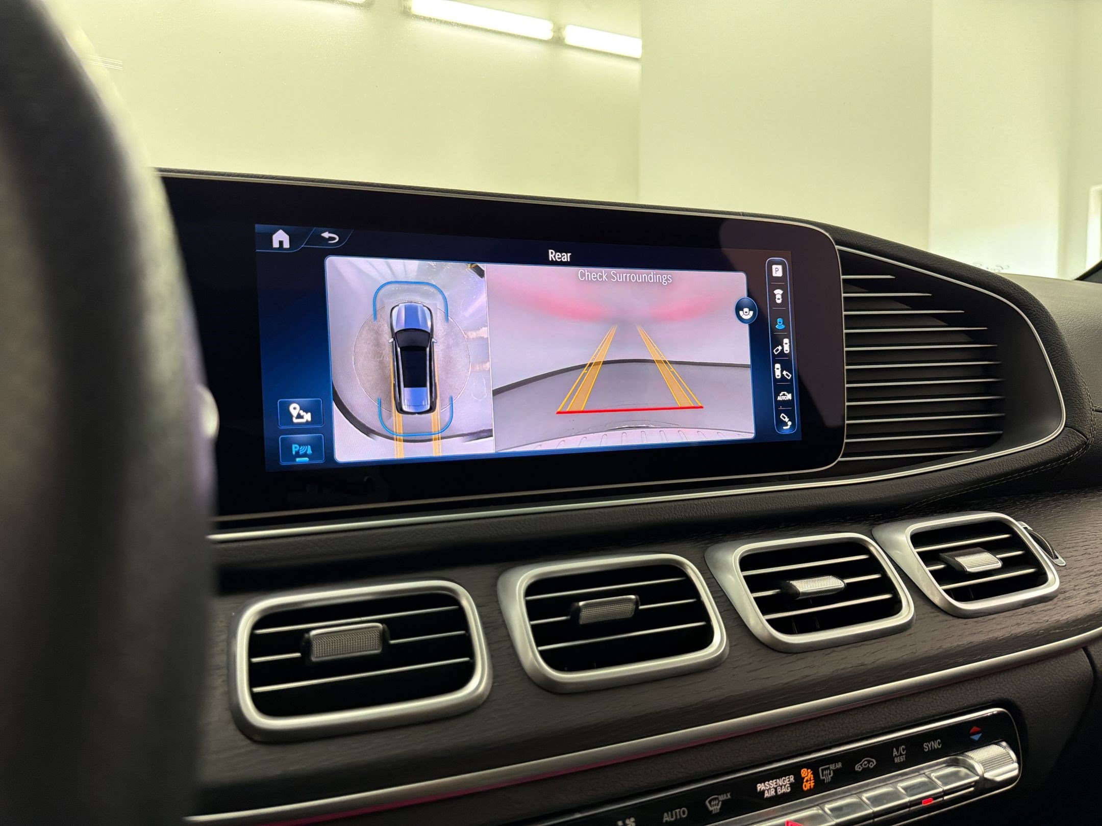 Used 2024 Mercedes-Benz GLS 450 4MATIC image 21