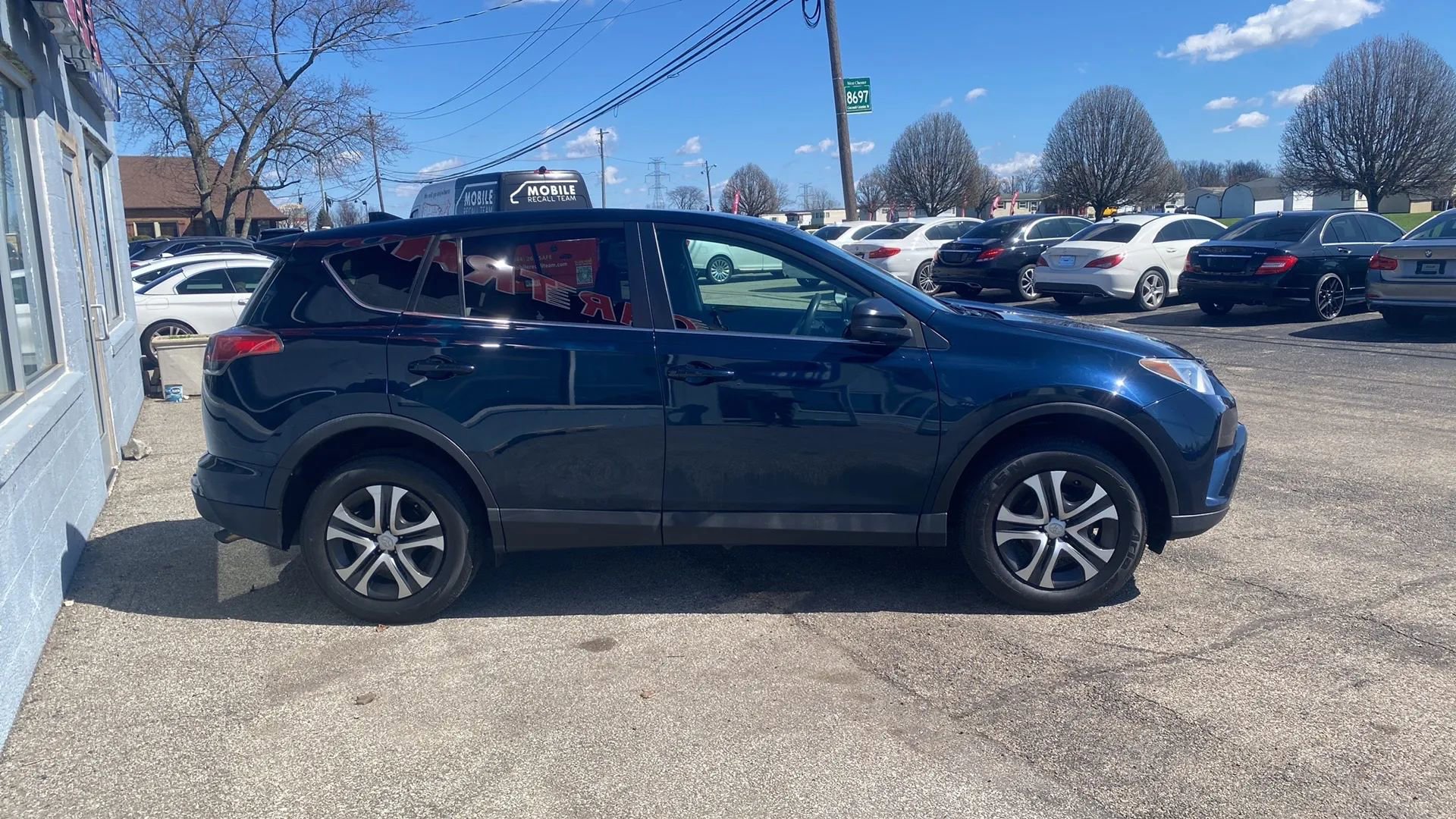Used 2018 Toyota RAV4 LE w/ All Weather Liner Package image 4