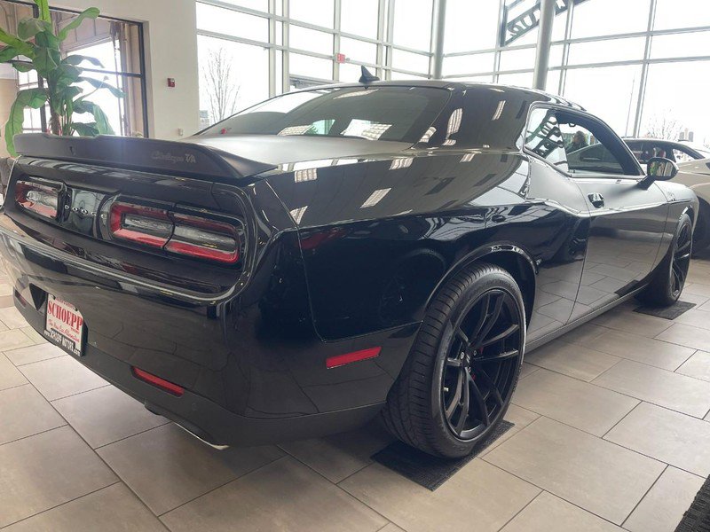 Used 2023 Dodge Challenger R/T w/ T/A Package image 3