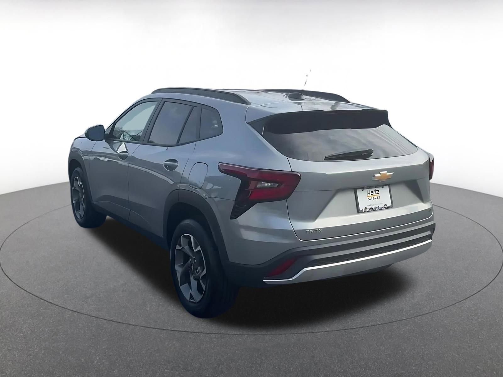 Used 2025 Chevrolet Trax LT w/ LT Convenience Package image 10