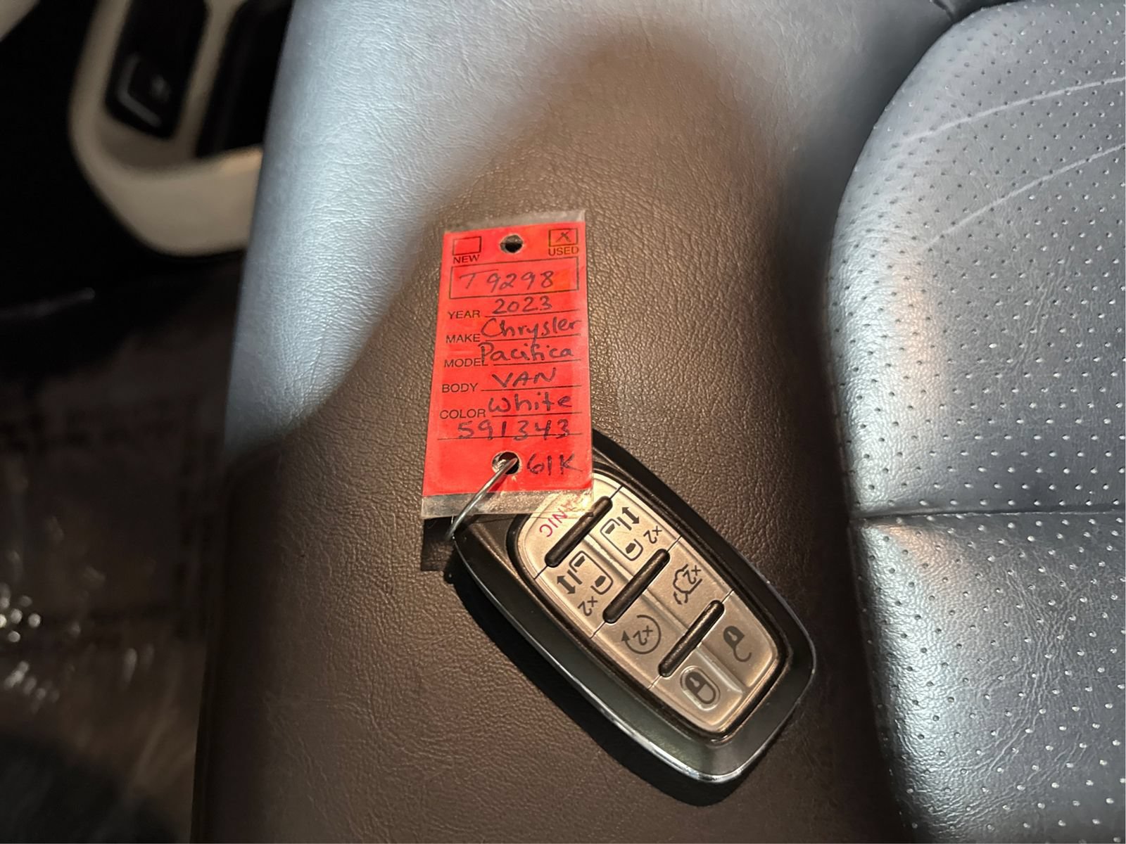 Used 2023 Chrysler Pacifica Touring-L FWD image 30