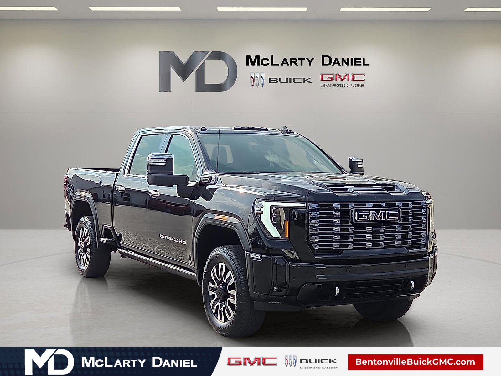 Used 2025 GMC Sierra 2500 Denali Ultimate w/ Max Trailering Package image 1