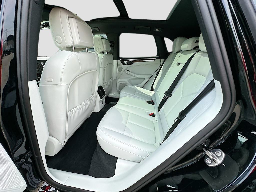 New 2026 Porsche Macan AWD/4WD image 24