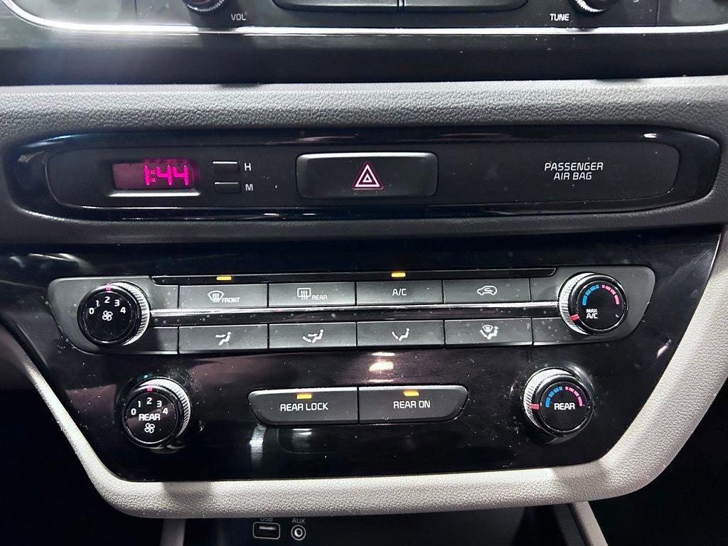 Used 2016 Kia Sedona L FWD image 15