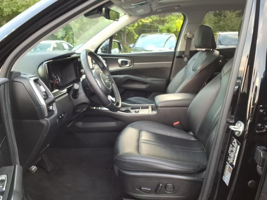 Used 2023 Kia Sorento S w/ Panoramic Sunroof Package FWD image 8