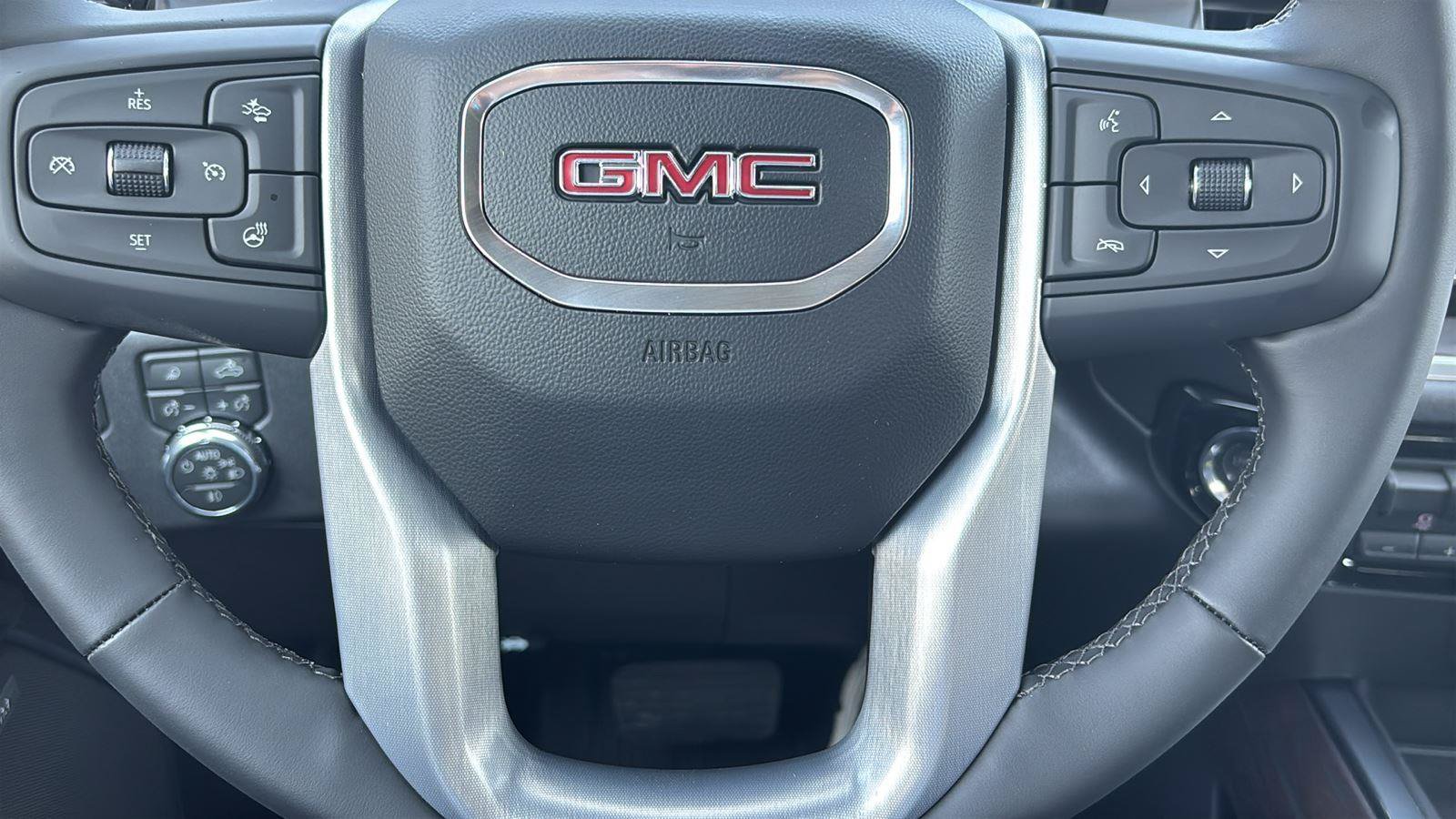New 2026 GMC Sierra 1500 SLT w/ SLT Premium Plus Package AWD/4WD image 25