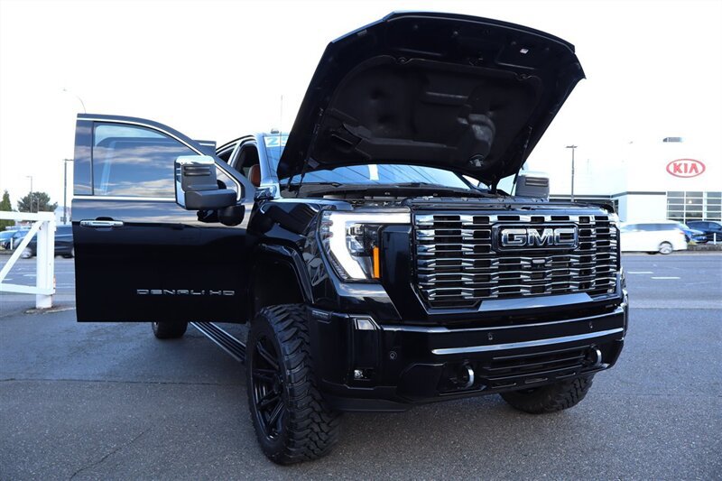Used 2025 GMC Sierra 3500 Denali Ultimate AWD/4WD image 37