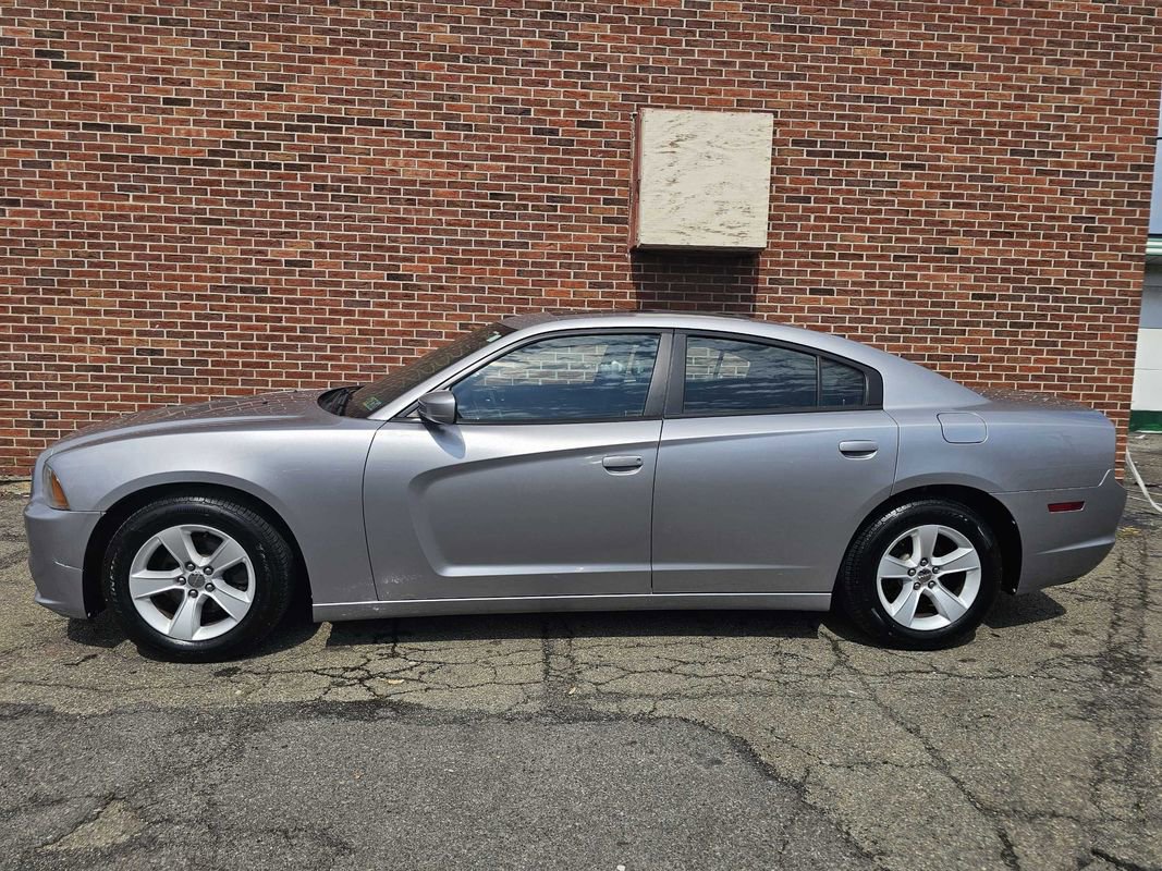 Used 2013 Dodge Charger SXT image 10