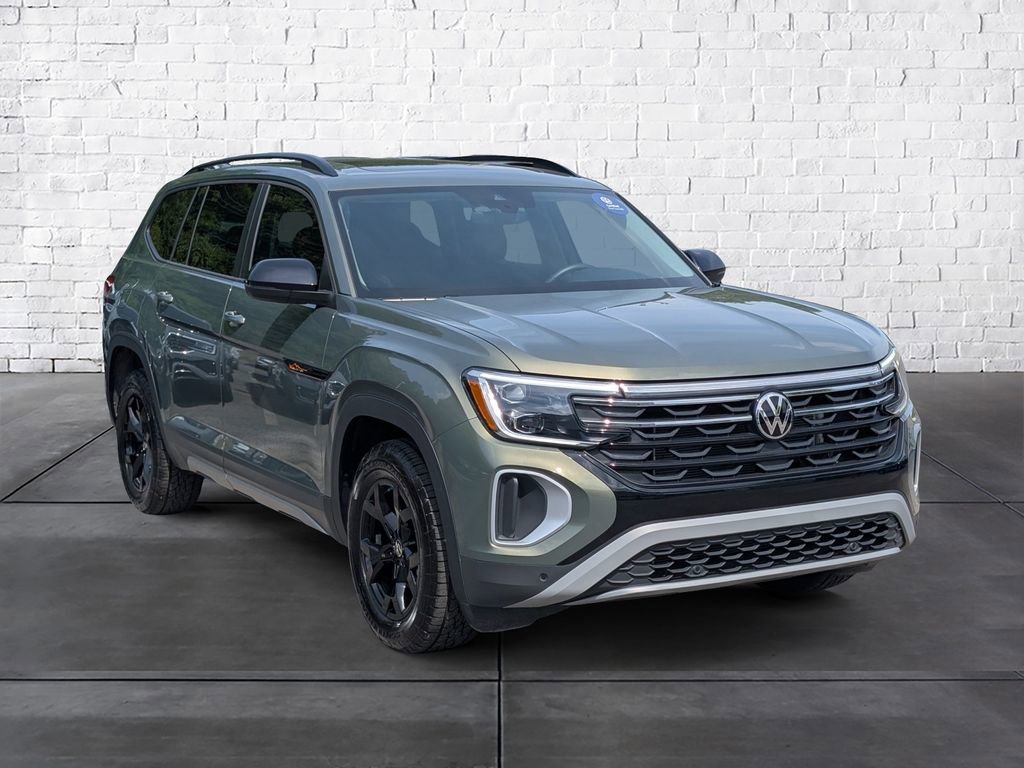 Certified 2025 Volkswagen Atlas Peak Edition SE AWD/4WD image 2
