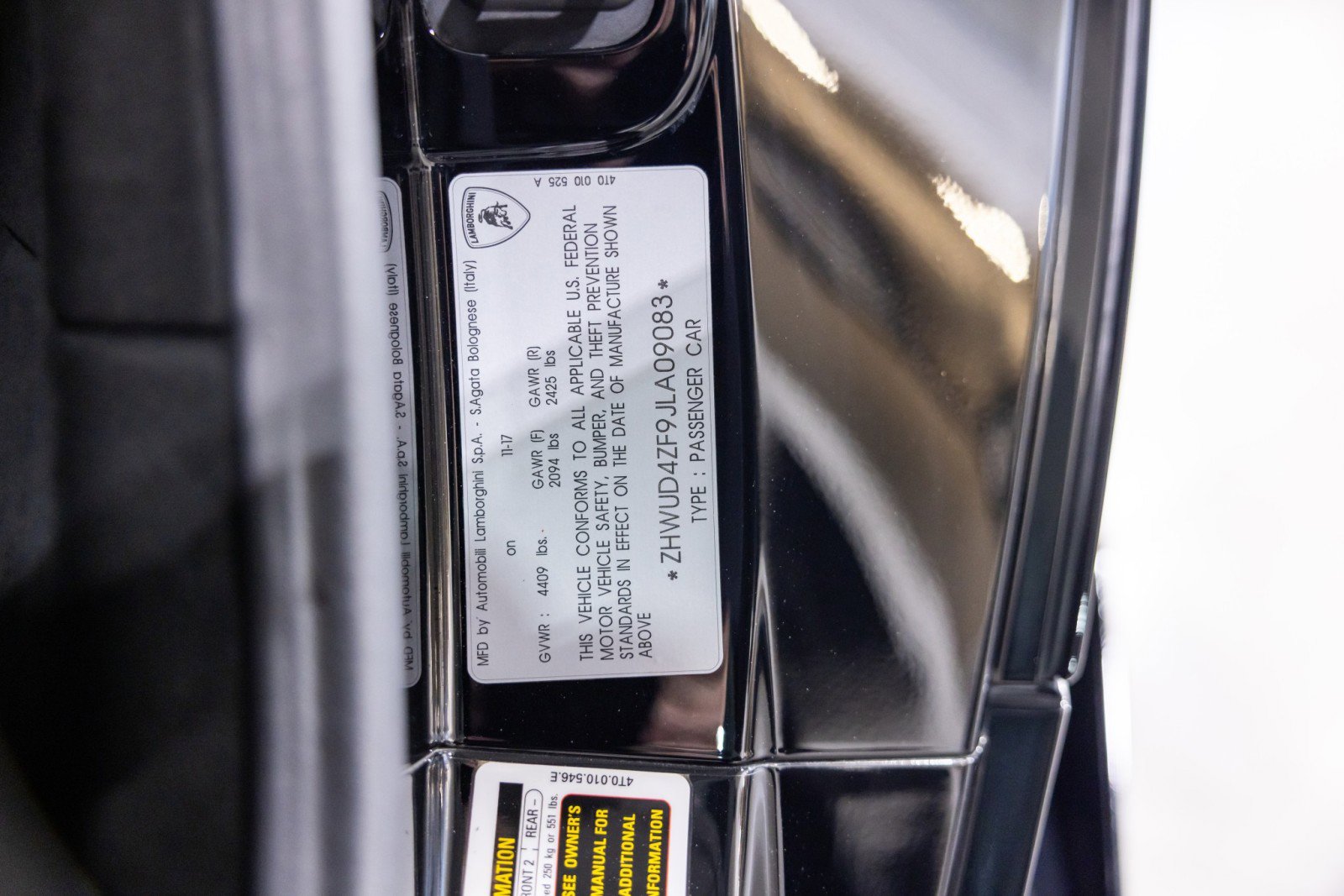 Used 2018 Lamborghini Huracan Performante AWD/4WD image 46