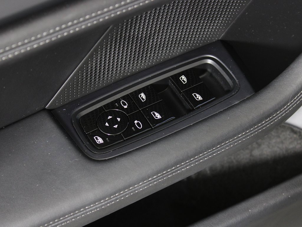 Used 2020 Porsche Taycan Turbo image 17