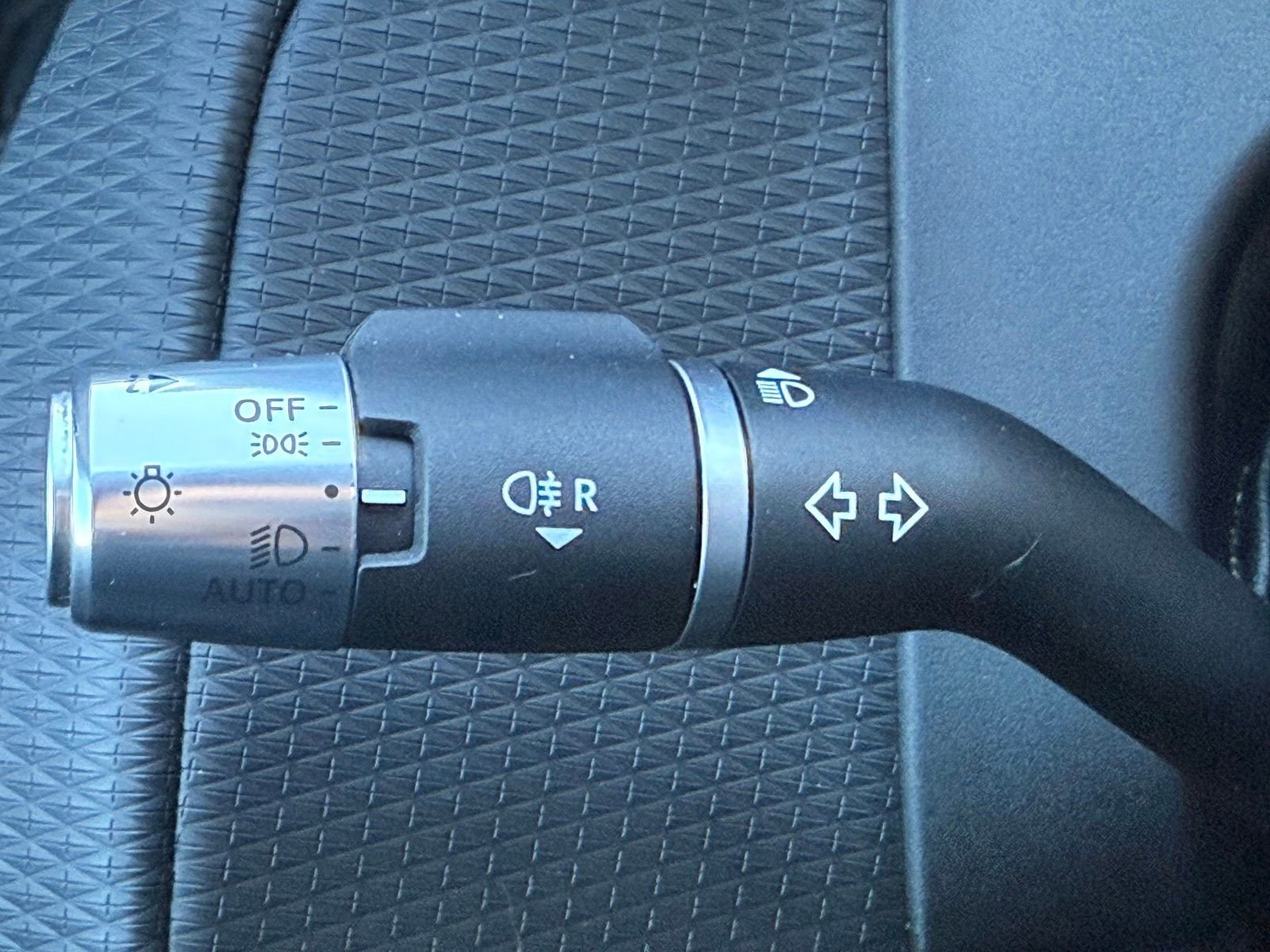 Used 2022 Land Rover Range Rover Velar S image 18