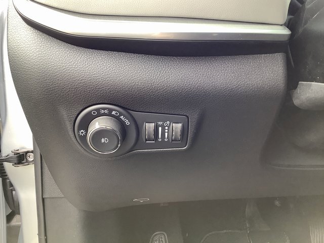 New 2026 Jeep Compass Limited image 15