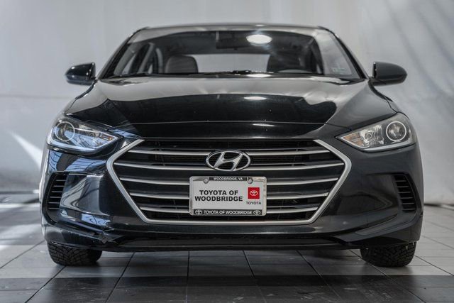 Used 2017 Hyundai Elantra SE image 2