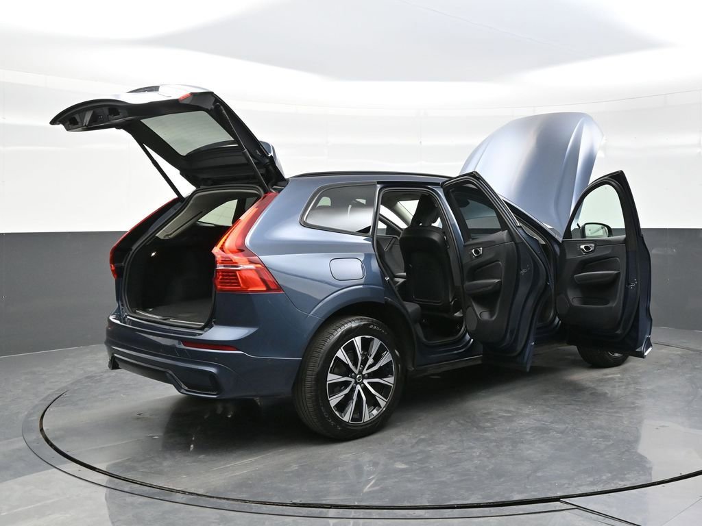 Used 2025 Volvo XC60 B5 Plus AWD/4WD image 41