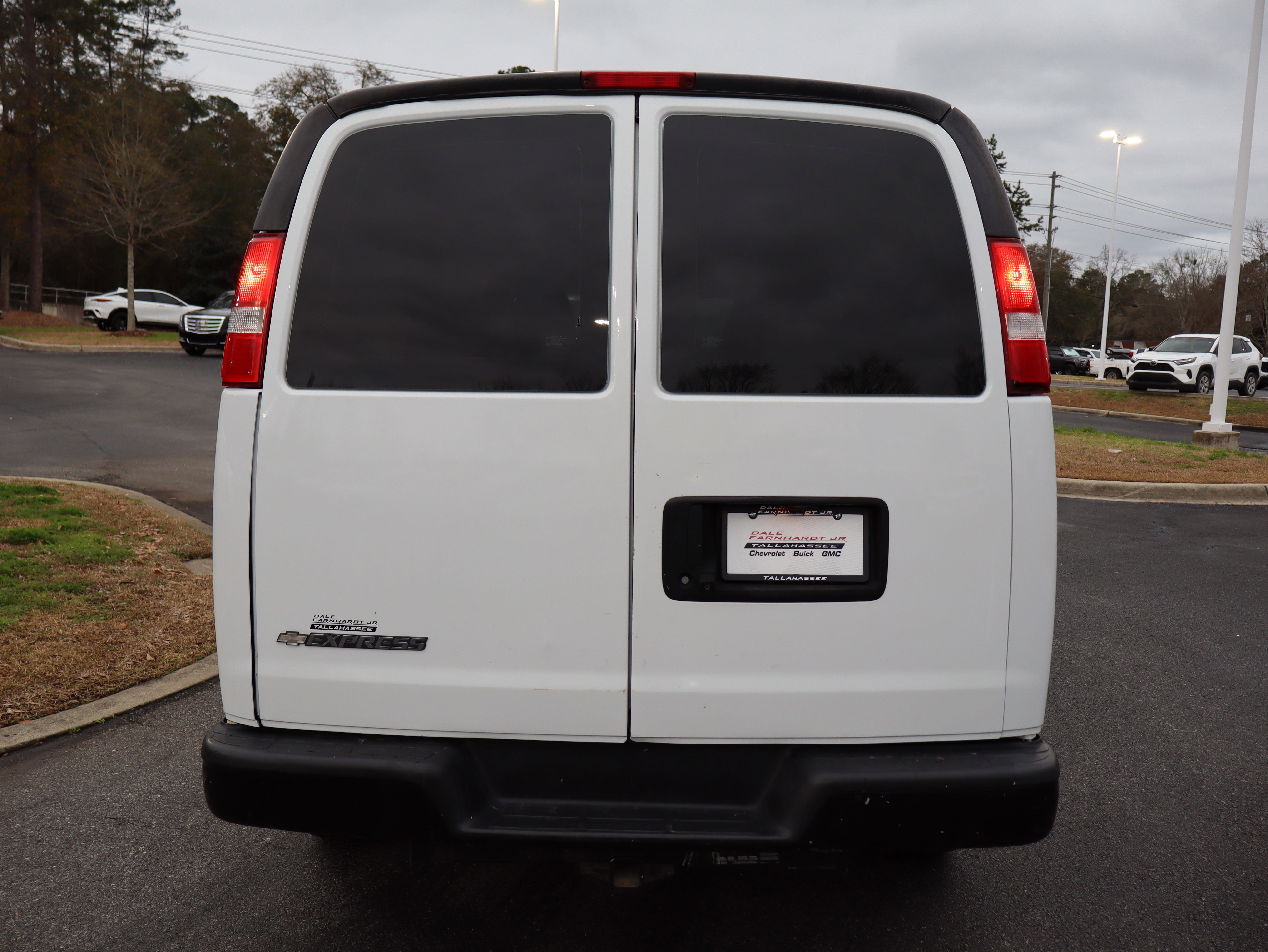 Used 2021 Chevrolet Express 2500 Extended w/ Driver Convenience Package image 15