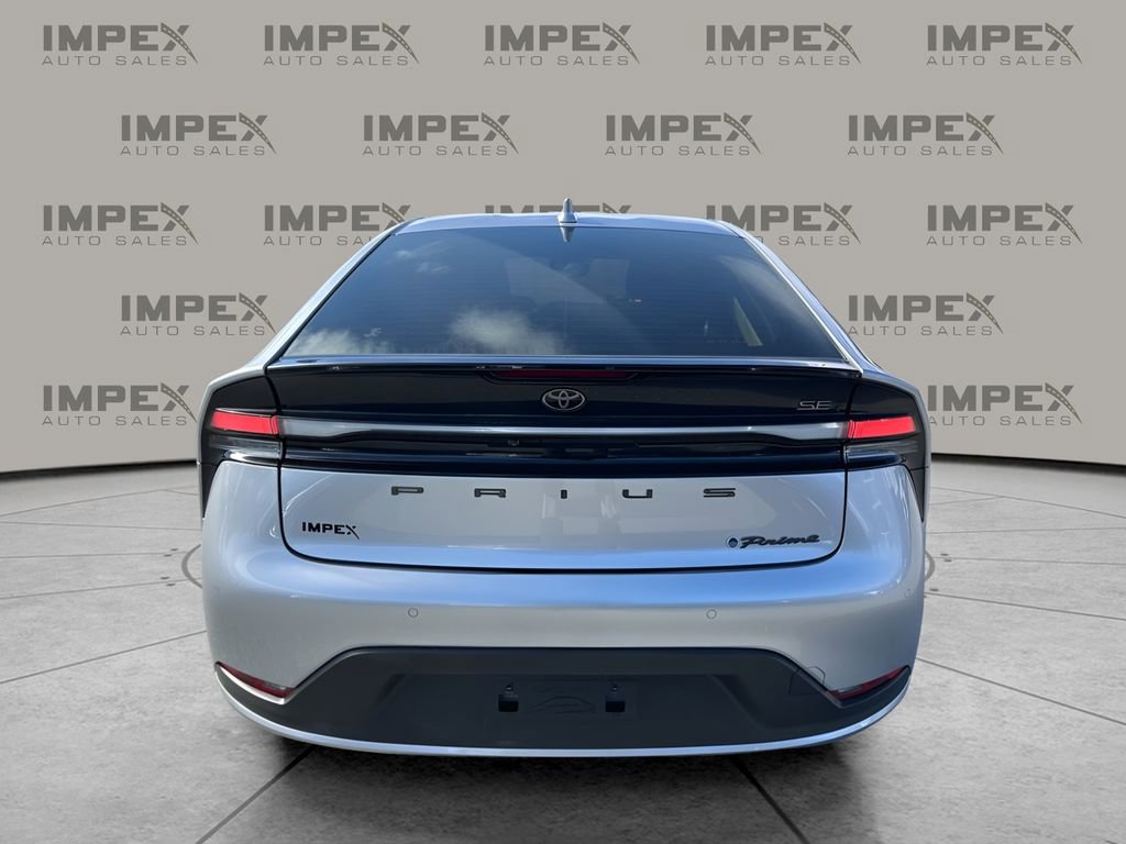 Used 2024 Toyota Prius Prime SE image 4