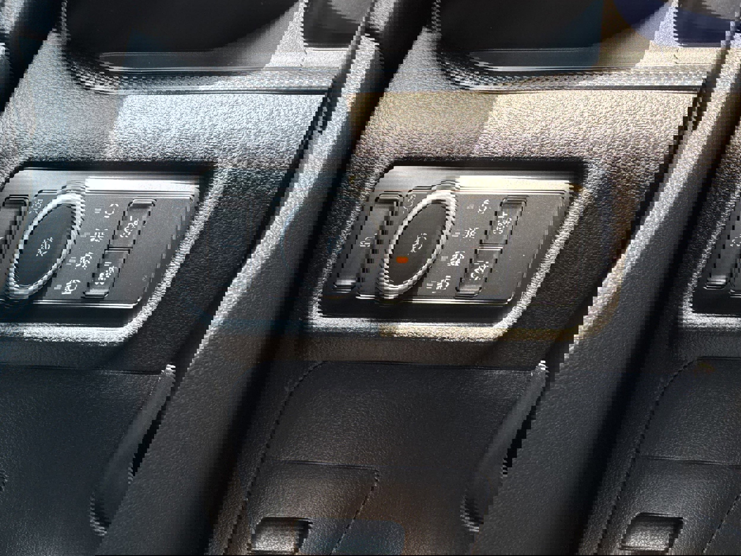 Used 2024 Ford Explorer ST w/ Equipment Group 401A image 21