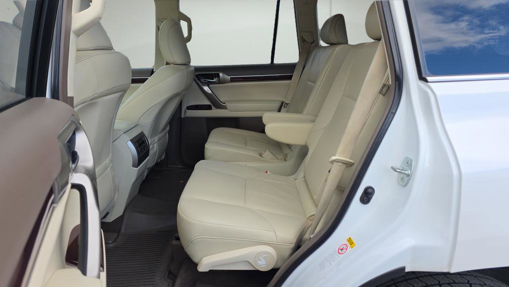 Used 2019 Lexus GX 460 image 14
