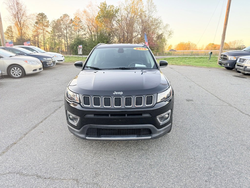 Used 2018 Jeep Compass Limited w/ Navigation Group AWD/4WD image 3