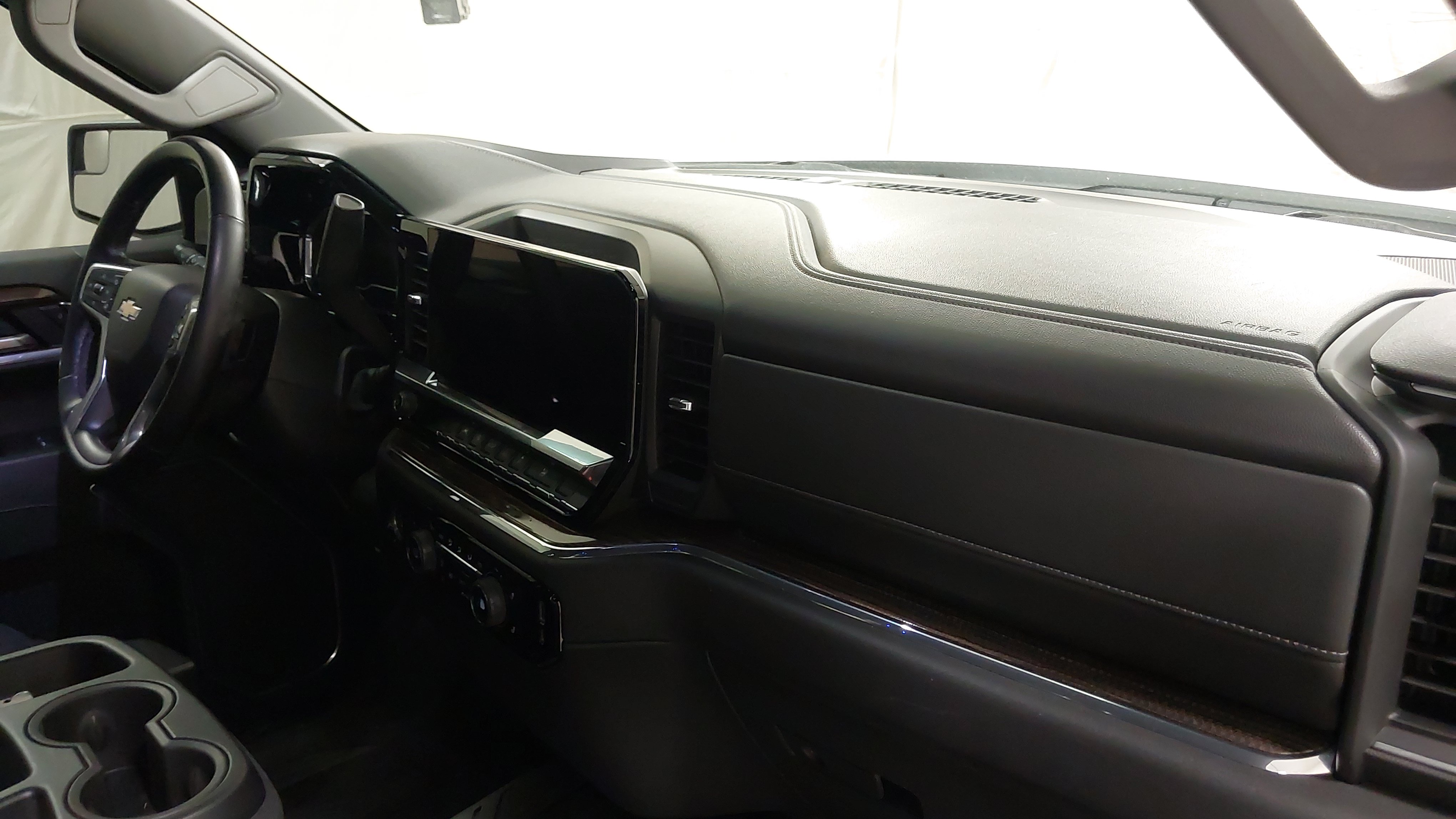 Used 2024 Chevrolet Silverado 1500 LT w/ Protection Package AWD/4WD image 32