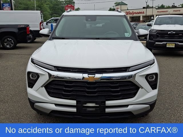 Used 2024 Chevrolet TrailBlazer LT FWD image 2