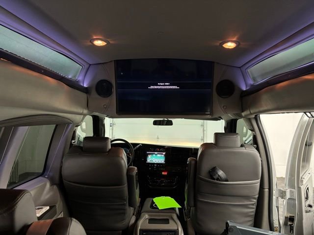 Used 2022 GMC Savana 2500 Mobility w/ Enhanced Convenience Package image 3