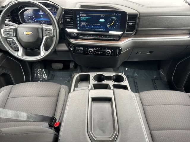 Used 2025 Chevrolet Silverado 1500 LT AWD/4WD image 9