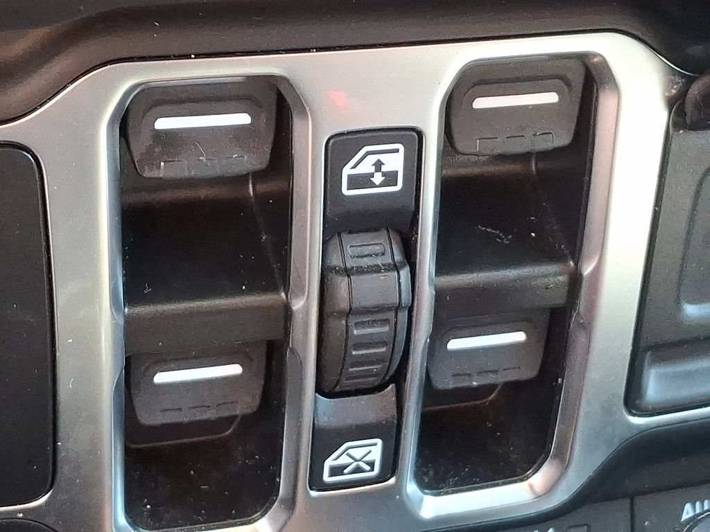 Used 2025 Jeep Wrangler Unlimited Rubicon AWD/4WD image 25
