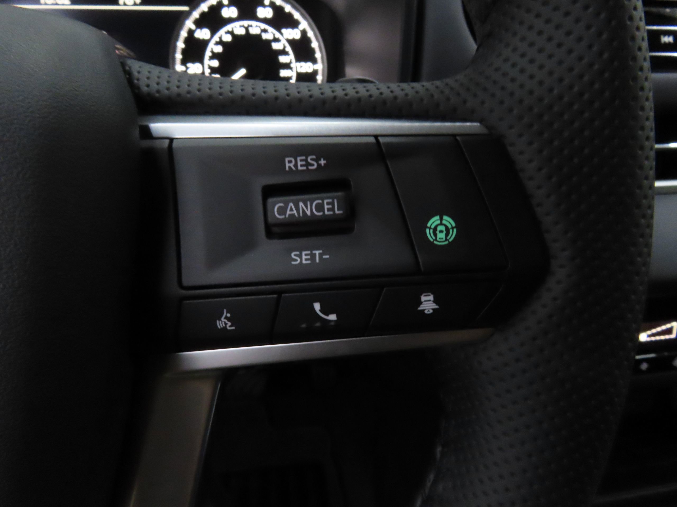 New 2025 Mitsubishi Outlander SE image 13