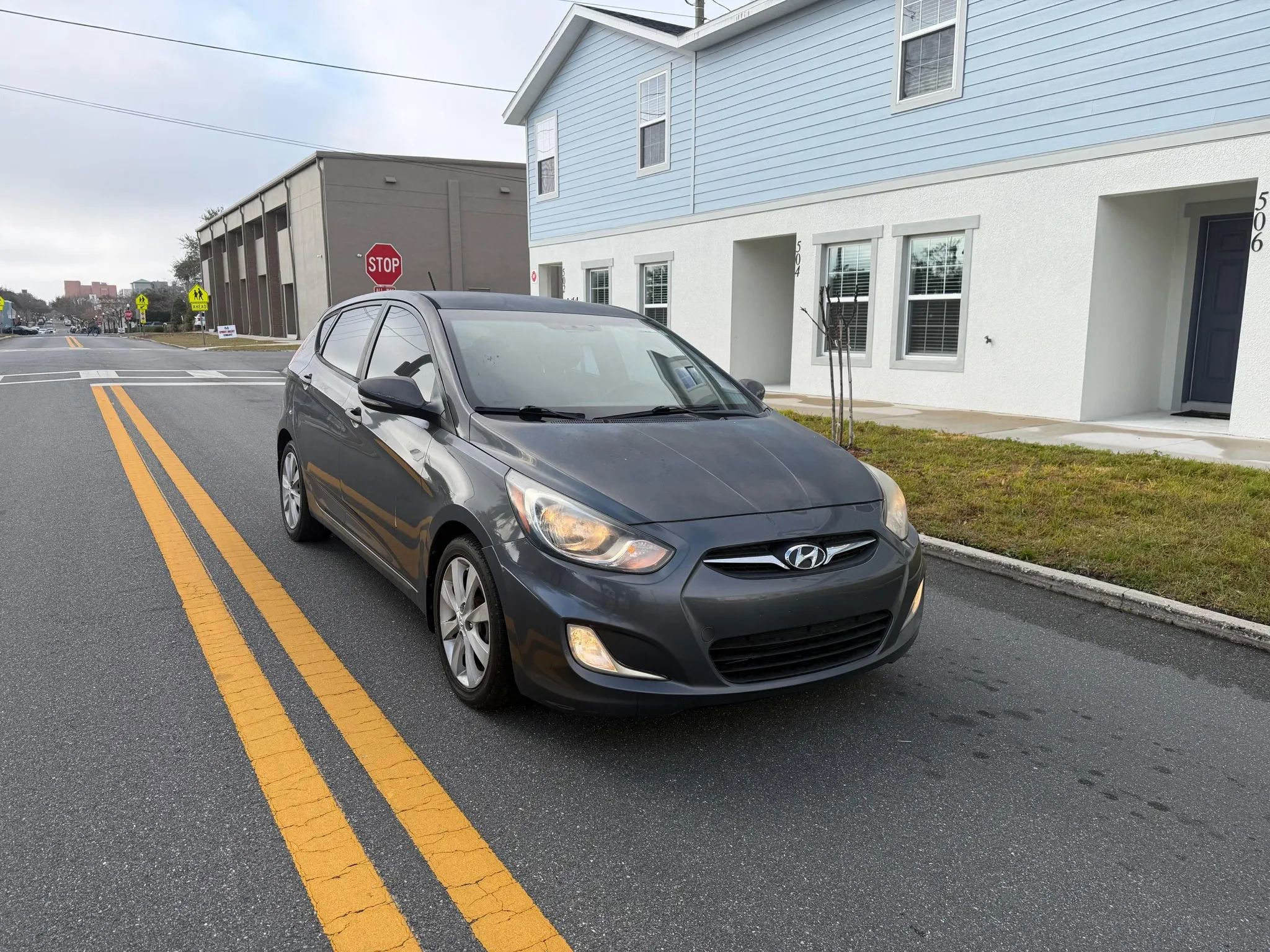 Used 2013 Hyundai Accent SE FWD image 4