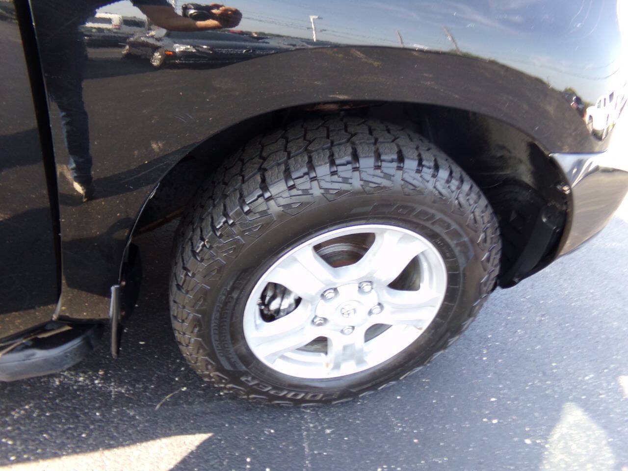 Used 2015 Toyota Sequoia SR5 w/ Premium Package AWD/4WD image 27