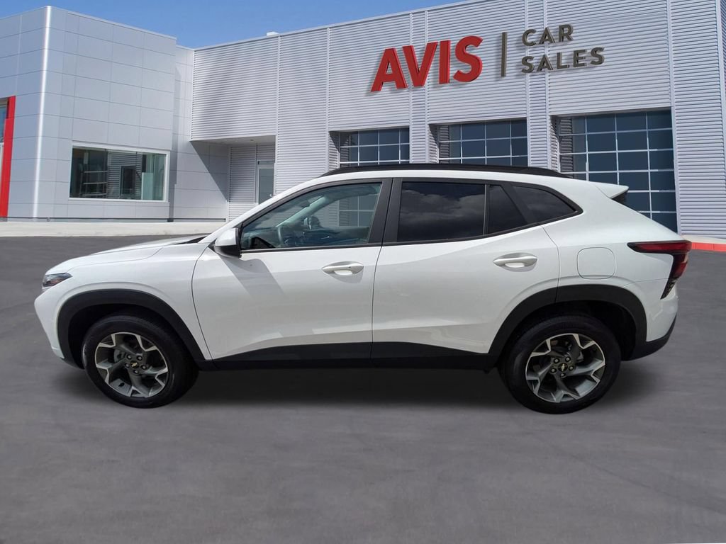 Used 2025 Chevrolet Trax LT w/ LT Convenience Package FWD image 10