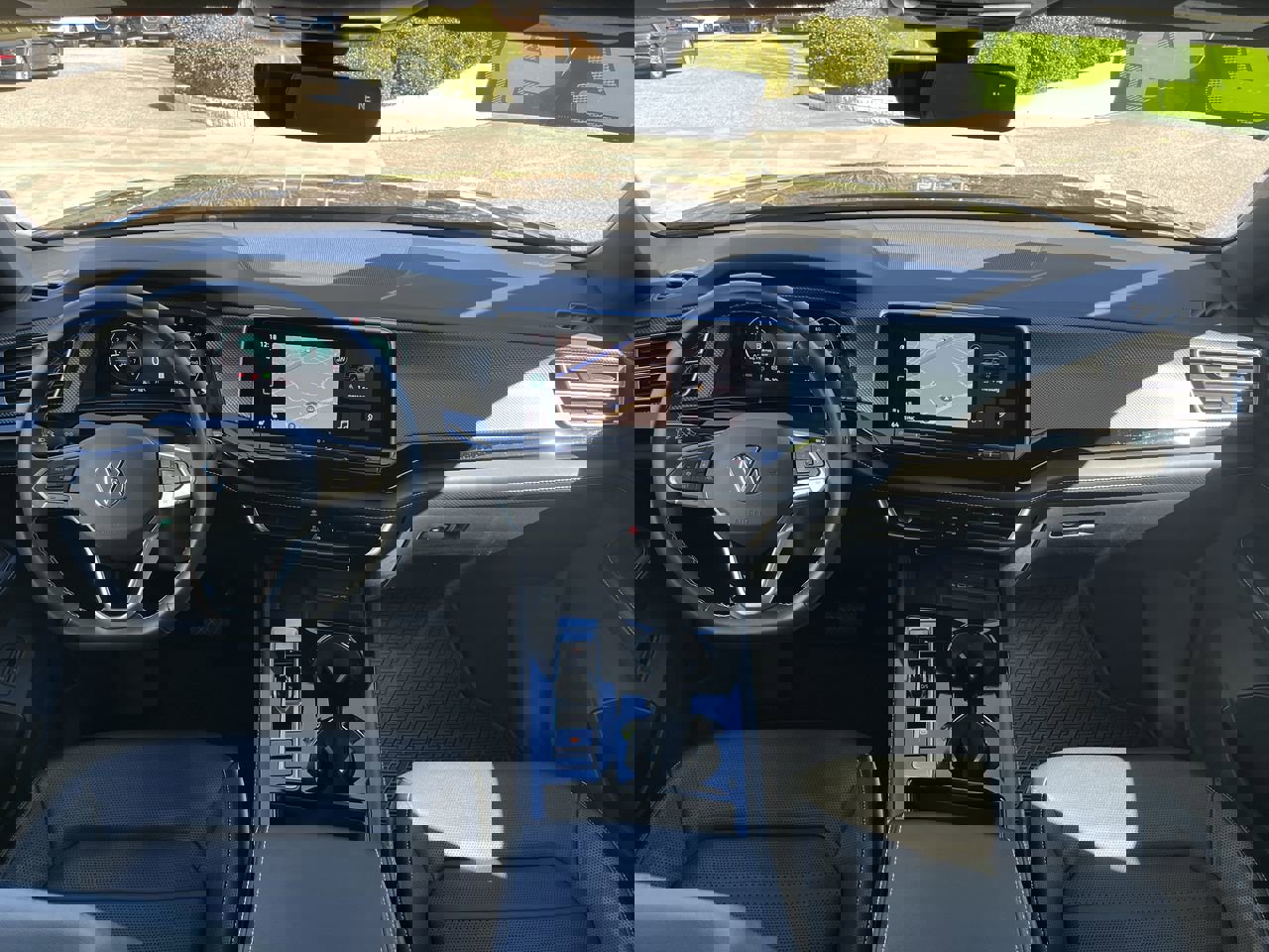 Used 2024 Volkswagen Atlas Cross Sport SEL image 28